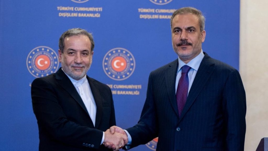 Hakan Fidan, İranlı mevkidaşı Abbas Arakçi ile telefon görüşmesi yaptı